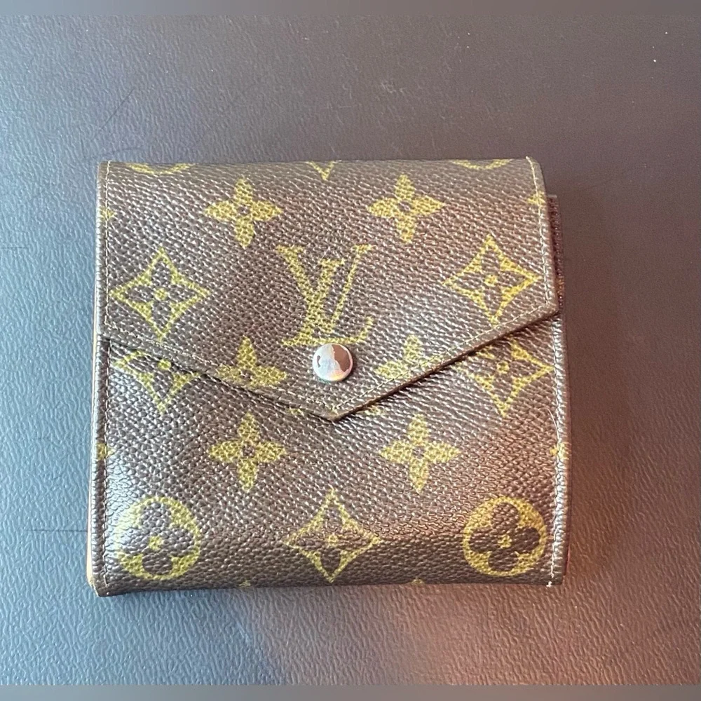 Louis Vuitton Monogram Elise Compact Trifold Wallet
